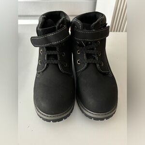 Kids boots